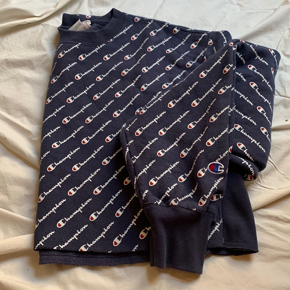 Champion womens cropped, boxy logo sweatshirt